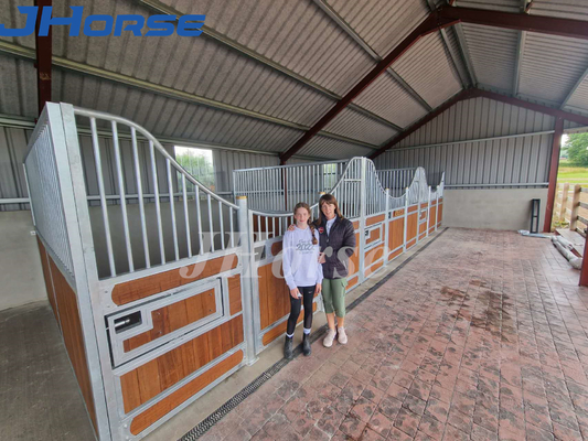 10ft Loose Box Stables Εφοδιασμένα με εξαρτήματα γωνιακών ταχυδρομείων