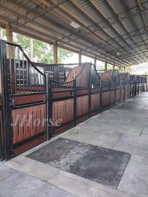 Ευρωπαίοι στάβλοι αλόγων Βαμβούλο/Ατσάλι από πεύκο